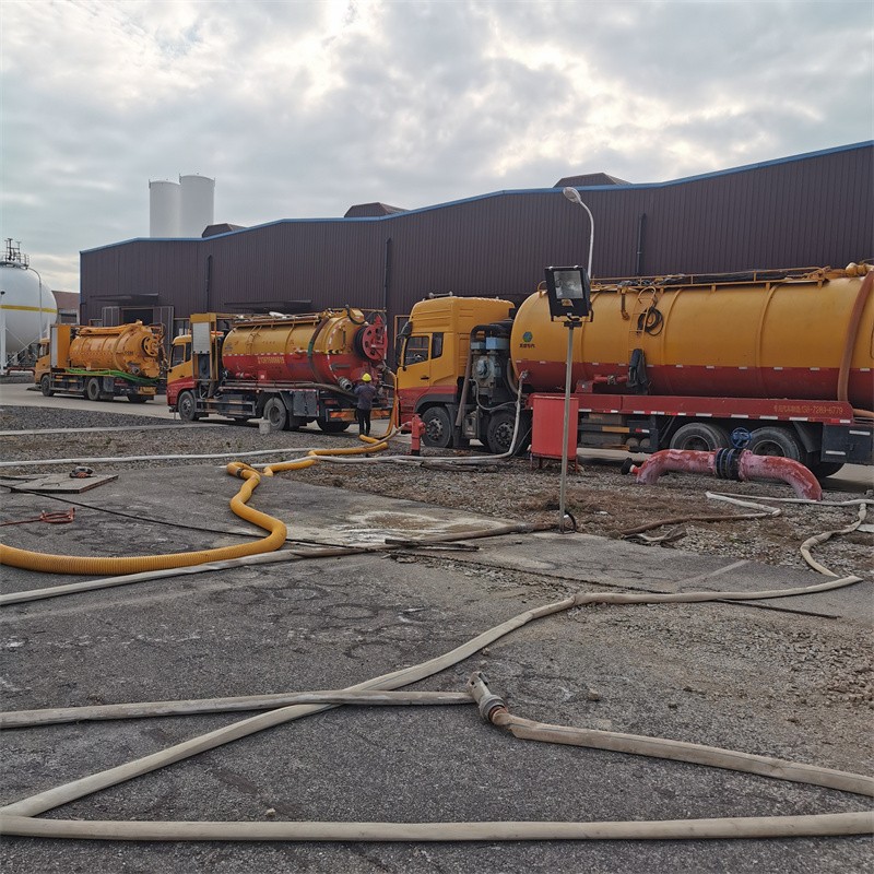 凌河污水池清理